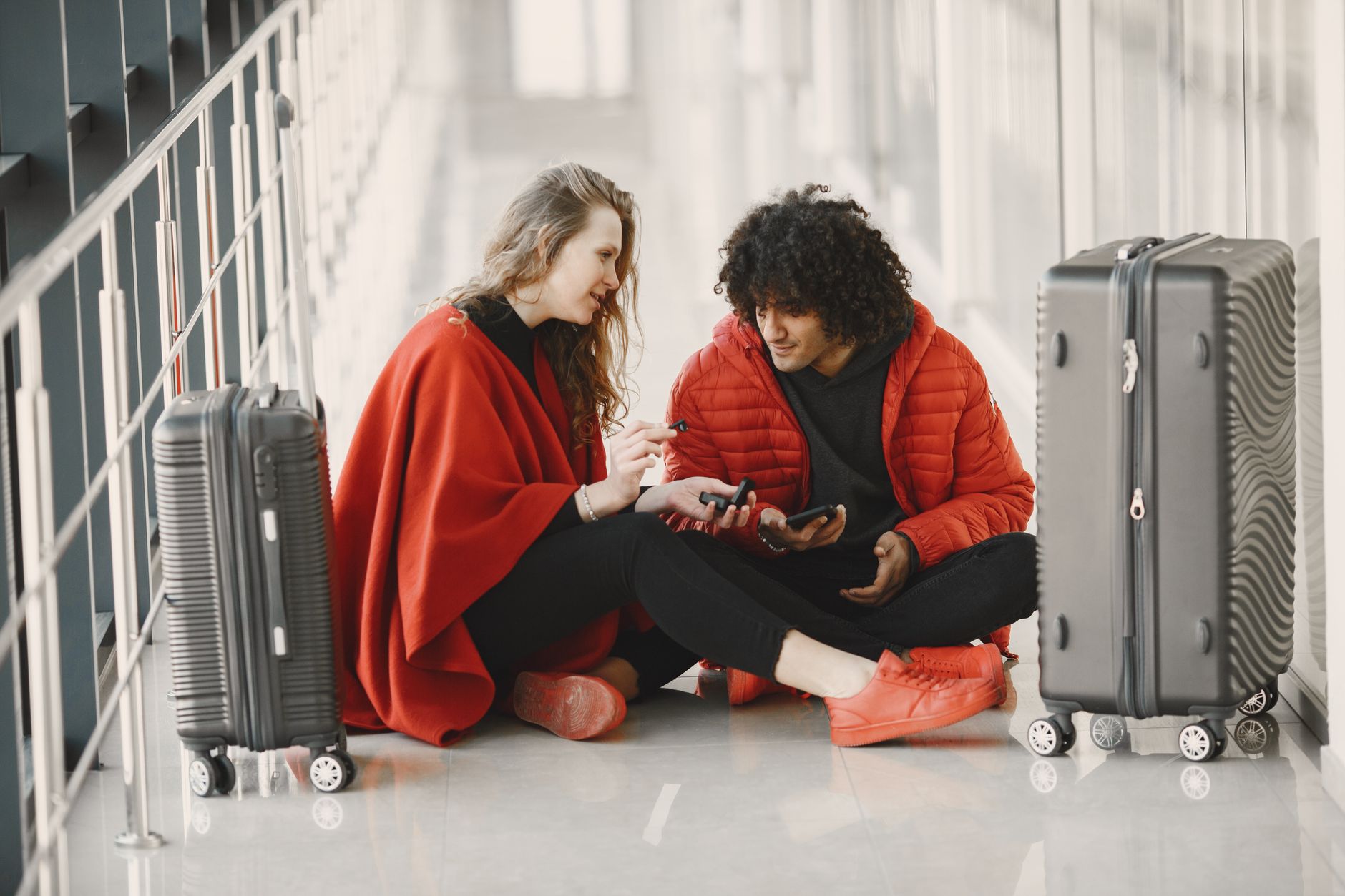 Does Frontier Airlines Allow Pets? 2026 Rules, Fees and Limits
