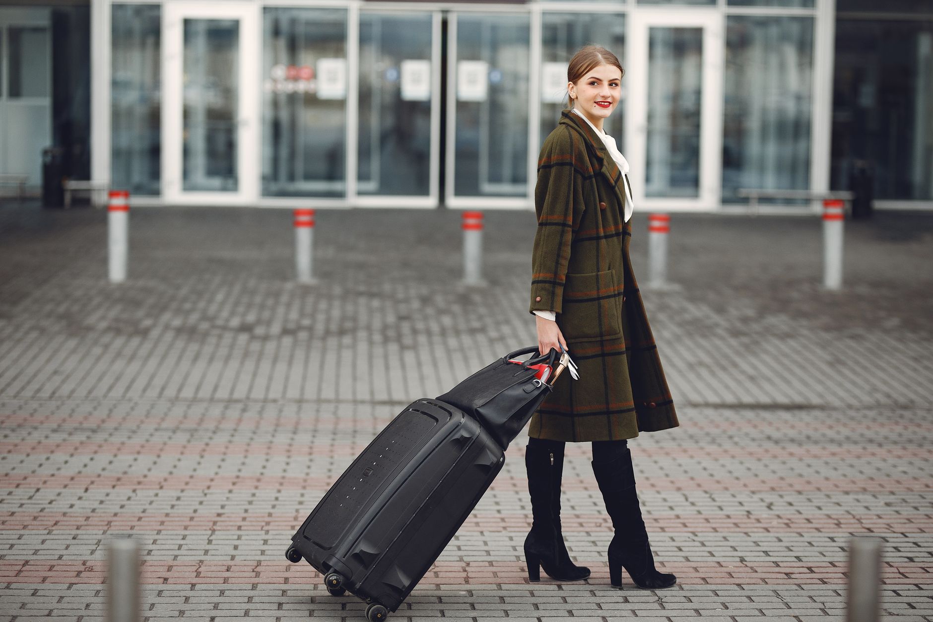Away Dog Carrier Guide: Specs, Airline Fit, and Buying Tips