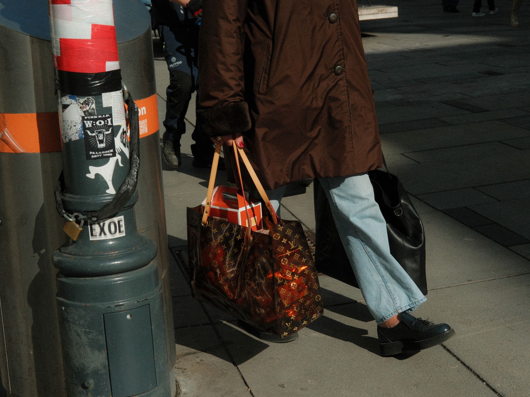 Pocketbook Dog Carrier: Sizing, Safety and 2026 Airline Rules