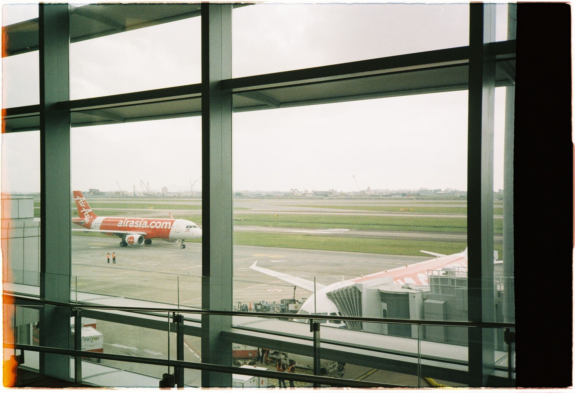 Cat Carrier for Airplane Travel: Sizes, Rules, and How to Choose One